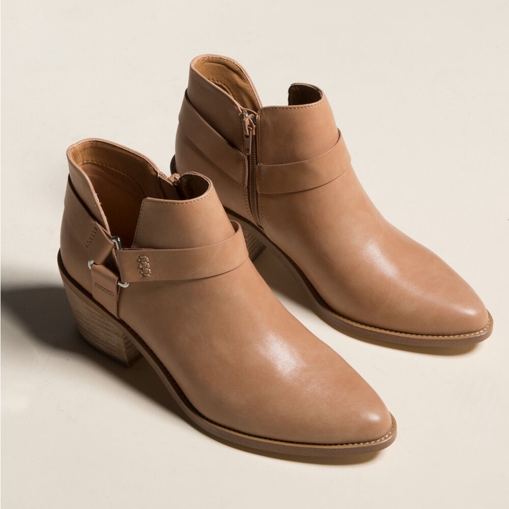 Dolce Vita Olida Chopout Boots